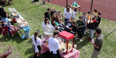Powiększ grafikę: dzien-dziecka-w-szkole-624659.jpg