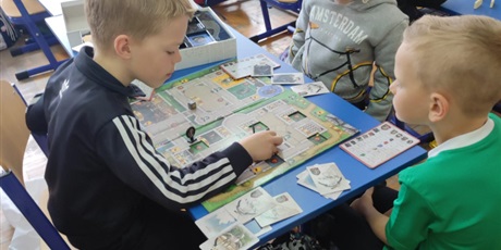 Powiększ grafikę: dzien-gier-planszowych-616093.jpg