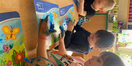 Powiększ grafikę: gramy-zmyslami-program-slime-u-maluszkow-613653.jpg