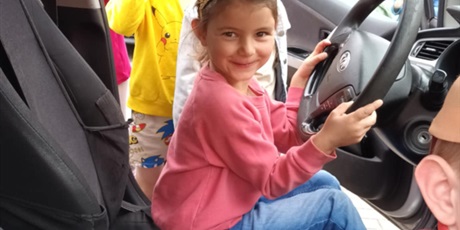 Powiększ grafikę: mama-policjantka-w-przedszkolu-624624.jpg