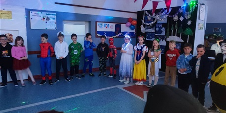 Powiększ grafikę: szkolne-dyskotetki-677027.jpg